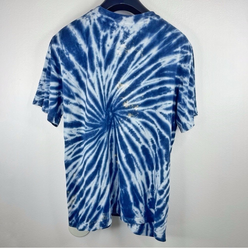 EIGHTY EIGHT Men’s Trippy Blue Tie-dye T-shirt with Beanie Emoji Size M - Picture 3 of 5